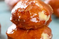 Crème Brûlée-Filled Donuts: Decadent Custard-Packed Treats