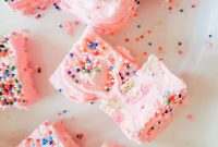 Strawberry Funfetti Fudge Recipe: Colorful No-Bake Treat