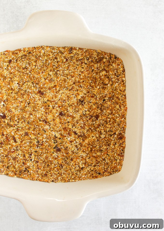 Turmeric Chocolate Snack Bars with Almonds and Sea Salt 5 Healthy Turmeric Chocolate Snack Bars - packed with good-for-you ingredients. Perfect for a snack anytime of the day! Only takes 15 minutes to make! #glutenfree #vegan #easyrecipe #turmeric #dates #healthysnack | robustrecipes.com