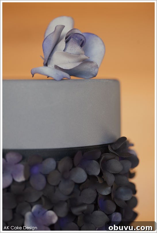 Close-up of Autumn Blooms cake blossoms