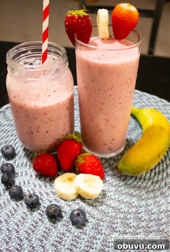 Creamy Strawberry Banana Smoothie Recipe You’ll Love 3 img 32735 4