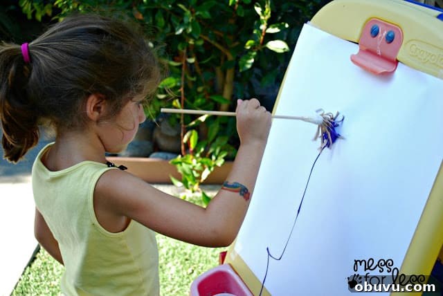Creative Rubber Band Paintbrush Techniques for Unique Art 6 painting with rubber band paintbrushes