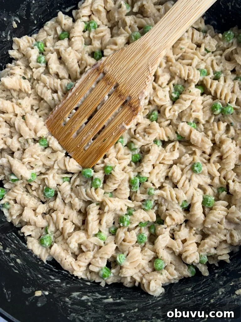 Creamy Cauliflower Pasta: Velvety Sauce & Garlic Parmesan Recipe 4 img 552 3
