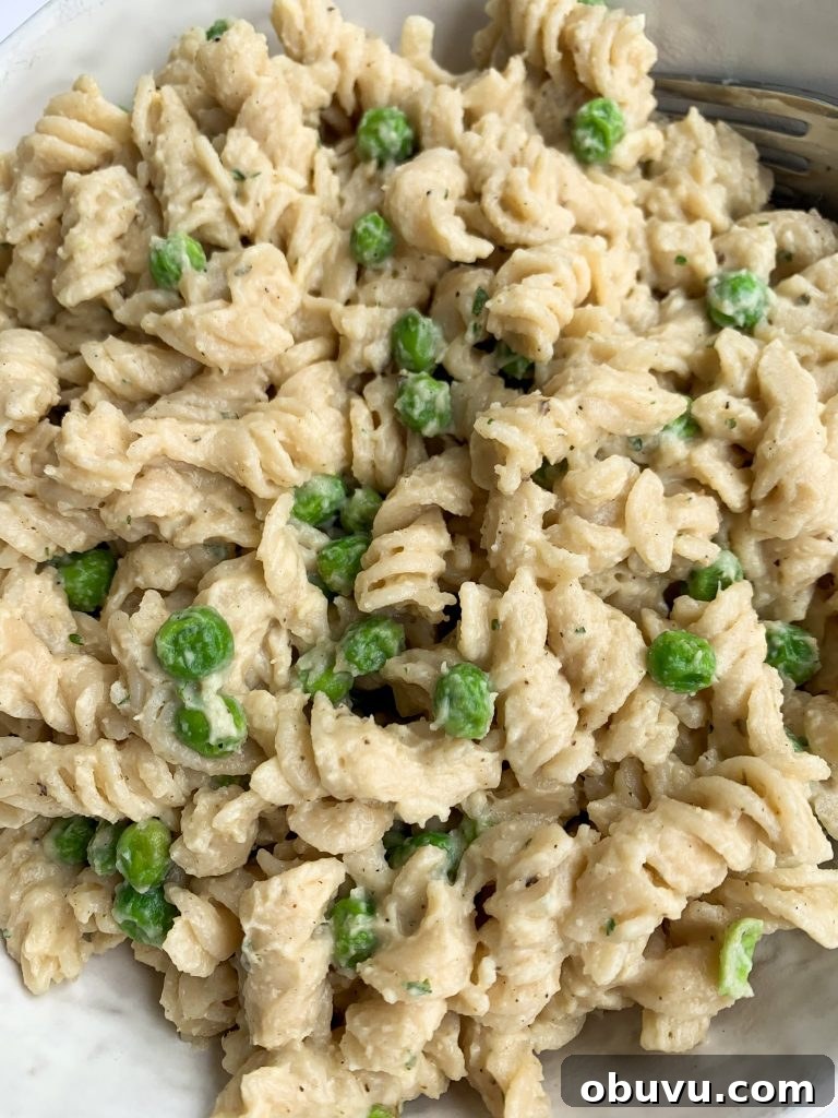 Creamy Cauliflower Pasta: Velvety Sauce & Garlic Parmesan Recipe 5 img 552 4