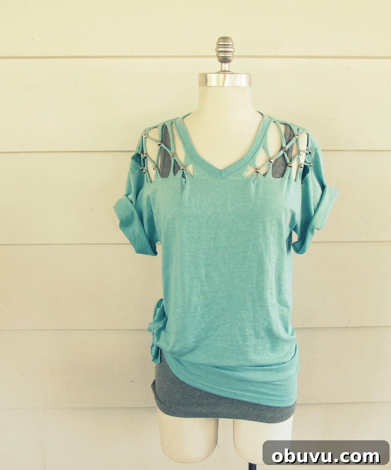 37 Creative DIY T-Shirt Ideas to Upgrade Your Wardrobe 39 Lattice Stud T-Shirt