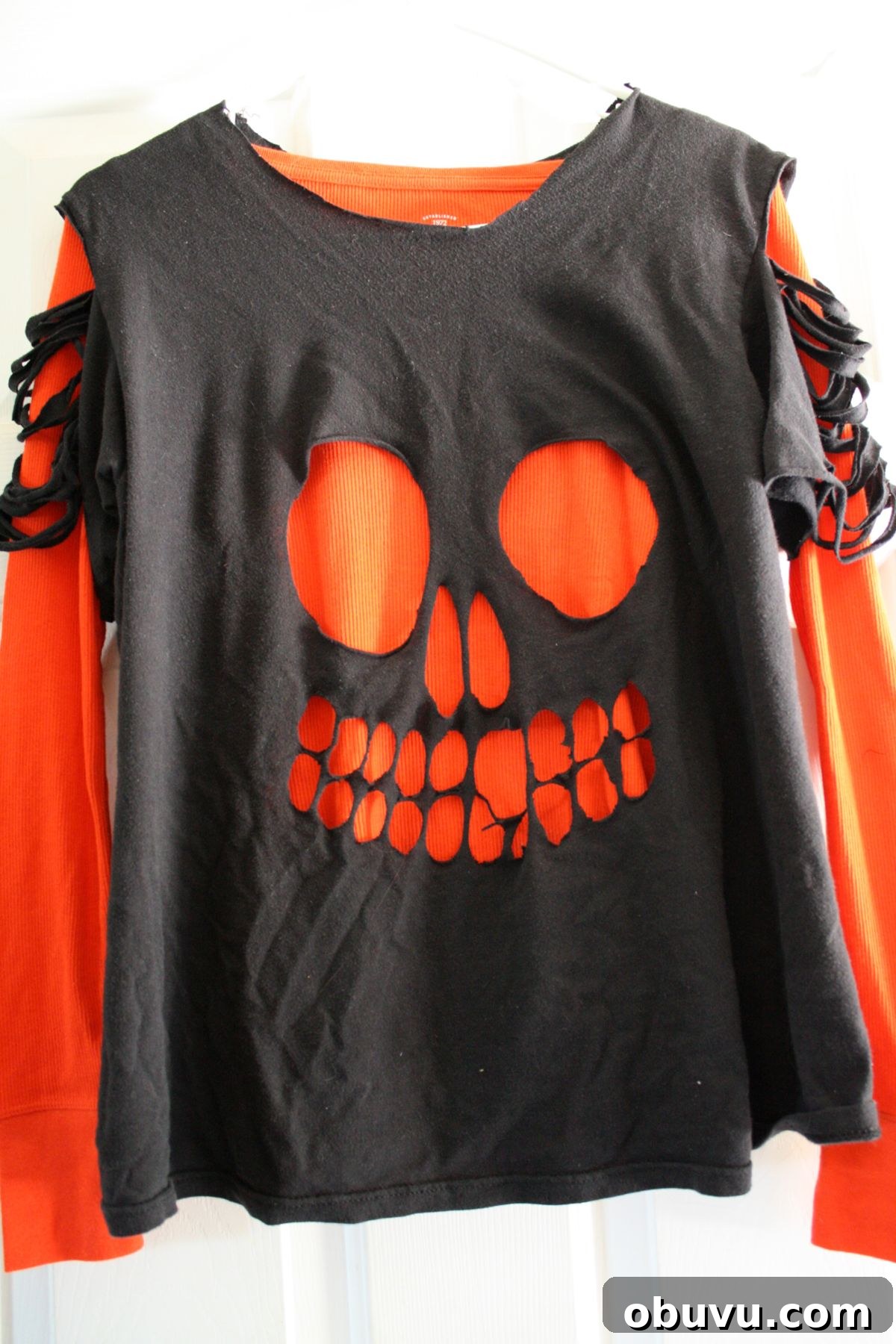 37 Creative DIY T-Shirt Ideas to Upgrade Your Wardrobe 9 Recycled Skull T-Shirt